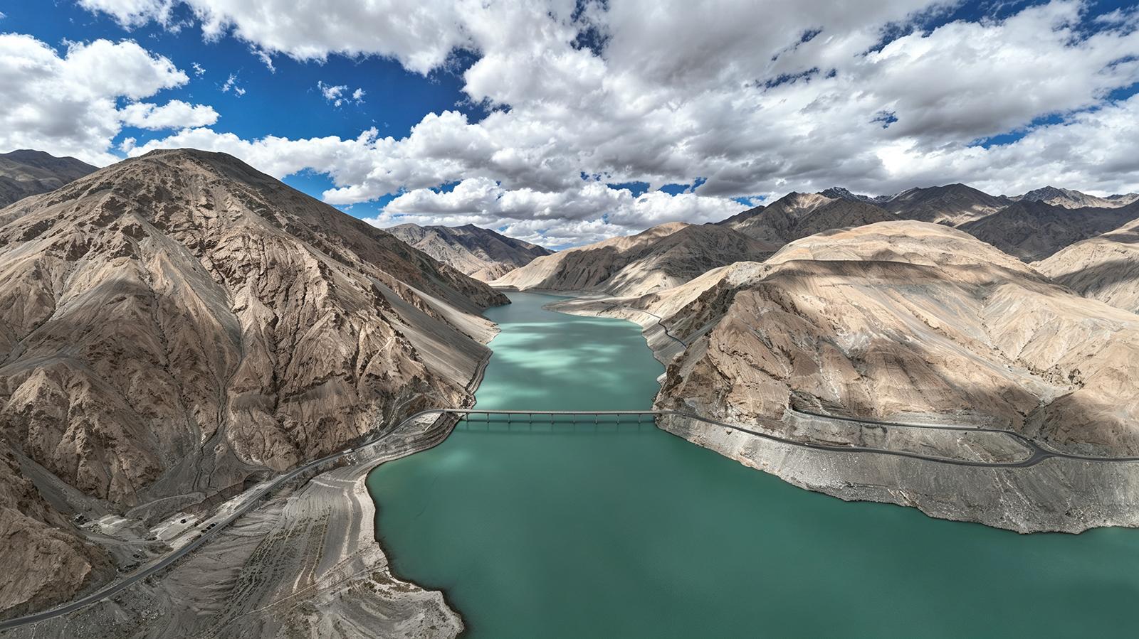 Southern Xinjiang 8-Day Tour: Secrets of the Western Regions